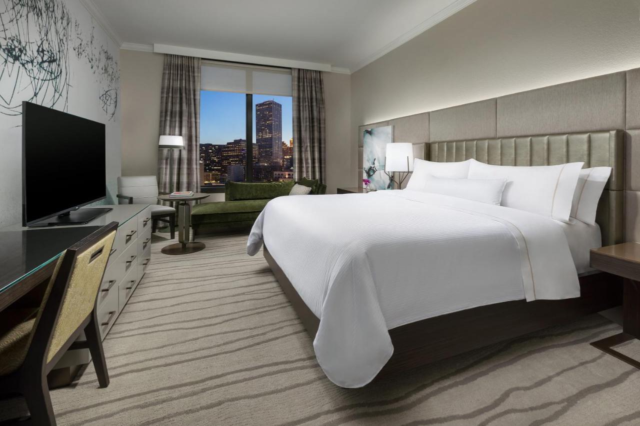 The Westin New Orleans Hotel Exterior photo